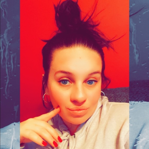 Meet your Posher, Amanda - Picture 1 of 1